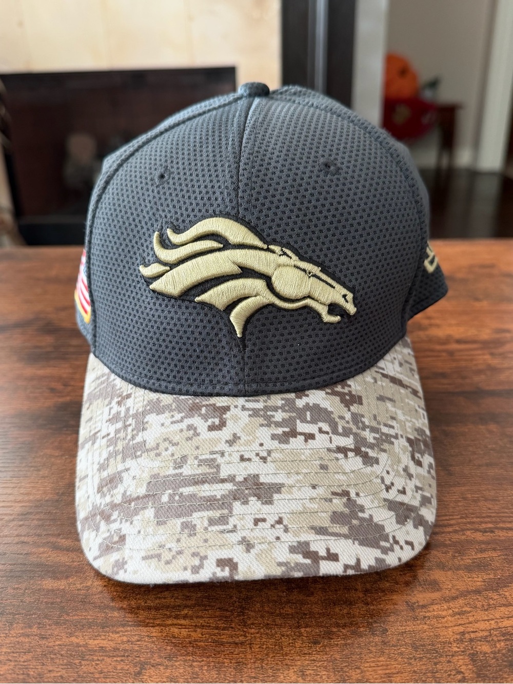 Denver Broncos 2016 Salute To Service Hat New Era 39Thirty Flex Gray Camo NWT